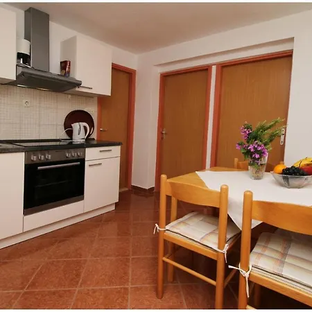 Appartement Elvi - Amazing Position & Parking *