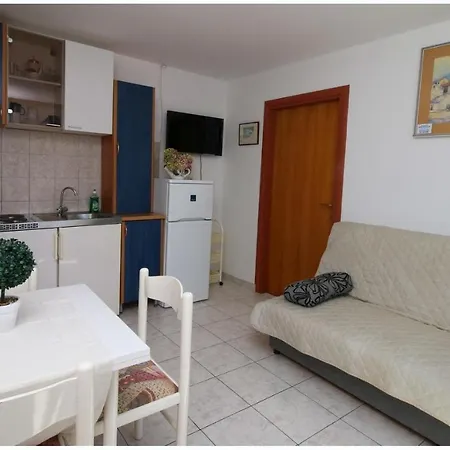 Elvi - Amazing Position & Parking Appartement Primošten